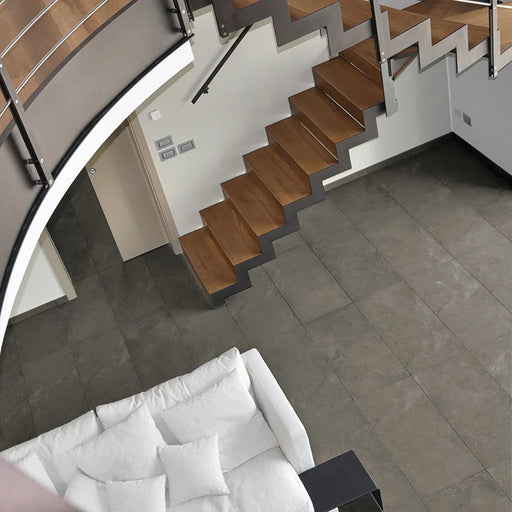 Dettaglio piastrella in gres porcellanato effetto pietra opaco 60x120 cm della collezione Pietre di Sardegna di Casalgrande Padana, colore Cala Luna