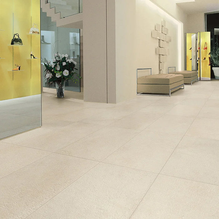 Dettaglio piastrella in gres porcellanato effetto pietra opaco 45x90 cm della collezione Pietre di Sardegna di Casalgrande Padana, colore Porto Rotondo