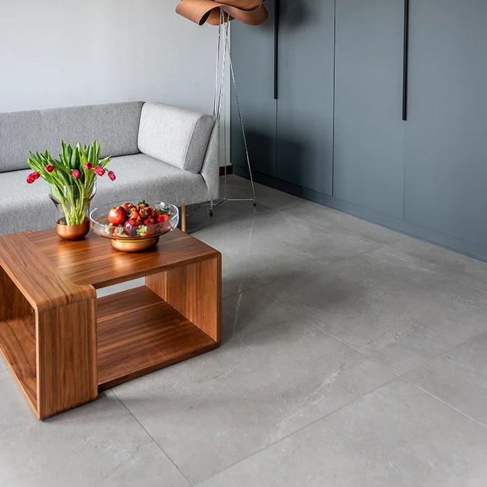 Dettaglio piastrella in gres porcellanato effetto pietra lappato 90x90 cm della collezione Pietre di Sardegna di Casalgrande Padana, colore Punta Molara