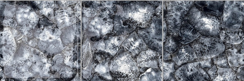 Dettaglio piastrelle per pavimento e rivestimento in gres porcellanato effetto fondale marino. Collezione Swimming Sea di Ceramica Valsecchia, formato 15x15, Reef Dark