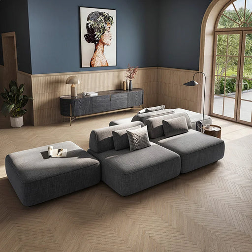 Dettaglio piastrella in gres porcellanato effetto legno della collezione Legnetto38 di Self Style by keradom, formato 3.8x38, colore Cannella