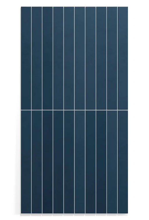 Dettaglio piastrella in gres porcellanato effetto mattoncino della collezione Twiggy di Self Style by keradom, formato 3.8x38, colore Blu Petrolio