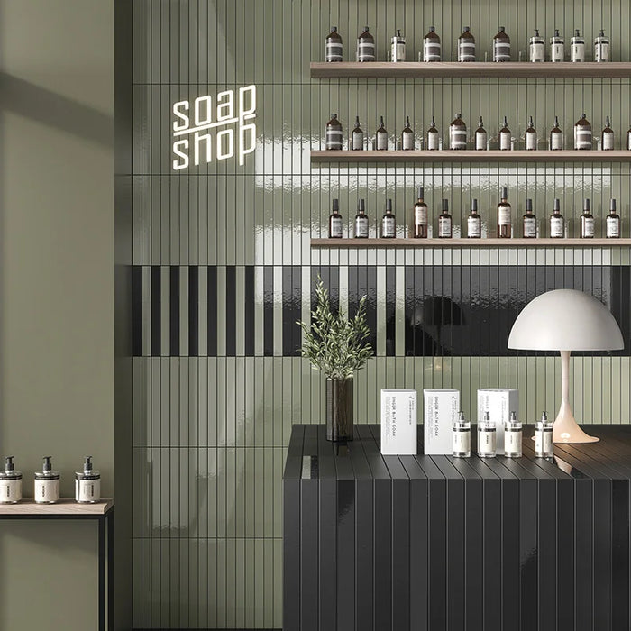 Dettaglio piastrella in gres porcellanato effetto mattoncino della collezione Twiggy di Self Style by keradom, formato 3.8x38, colore Oliva