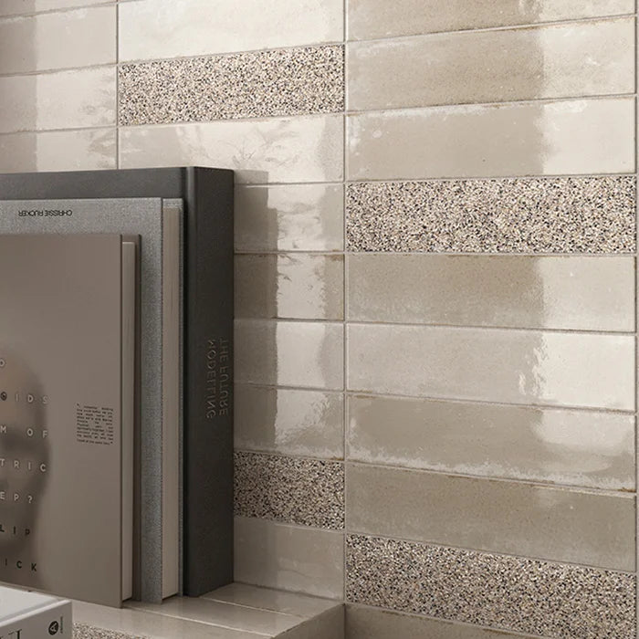 Dettaglio piastrella in gres porcellanato effetto mattoncino della collezione Incanto di Self Style by keradom, formato 6x25, colore Macchiato