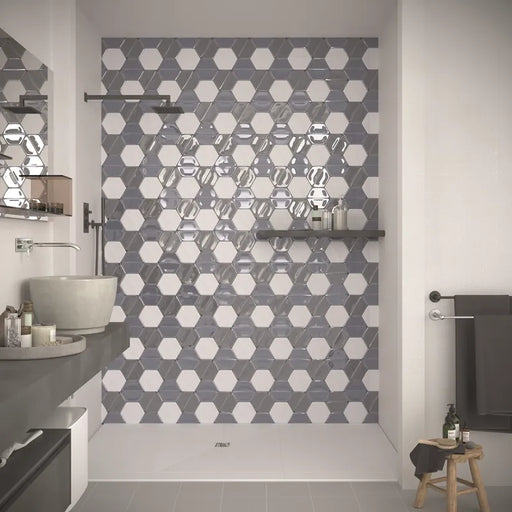 Bagno con rivestimento in ceramica formato esagonale opaco 15,6x18 cm della collezione Magnolia, colore Smoke di Ceramica Settecento