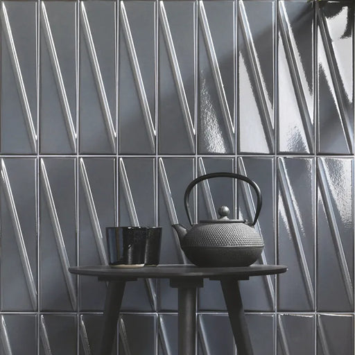 Dettaglio piastrella per rivestimento in ceramica effetto mattoncino Lucido 7,6x30,5 cm della collezione Pulse, colore Gray di Ceramica Settecento