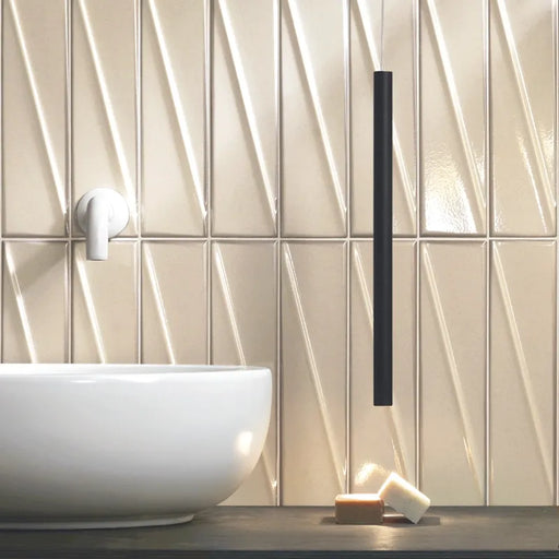 Dettaglio piastrella per rivestimento in ceramica effetto mattoncino Lucido 7,6x30,5 cm della collezione Pulse, colore Dune di Ceramica Settecento