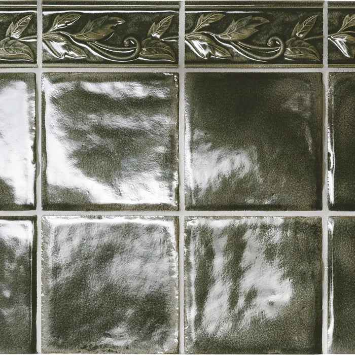 Dettaglio piastrella per rivestimento in ceramica Craquelé effetto fatto a a mano lucido 15x15 cm della collezione The Traditional Style, colore Basalt di Ceramica Settecento