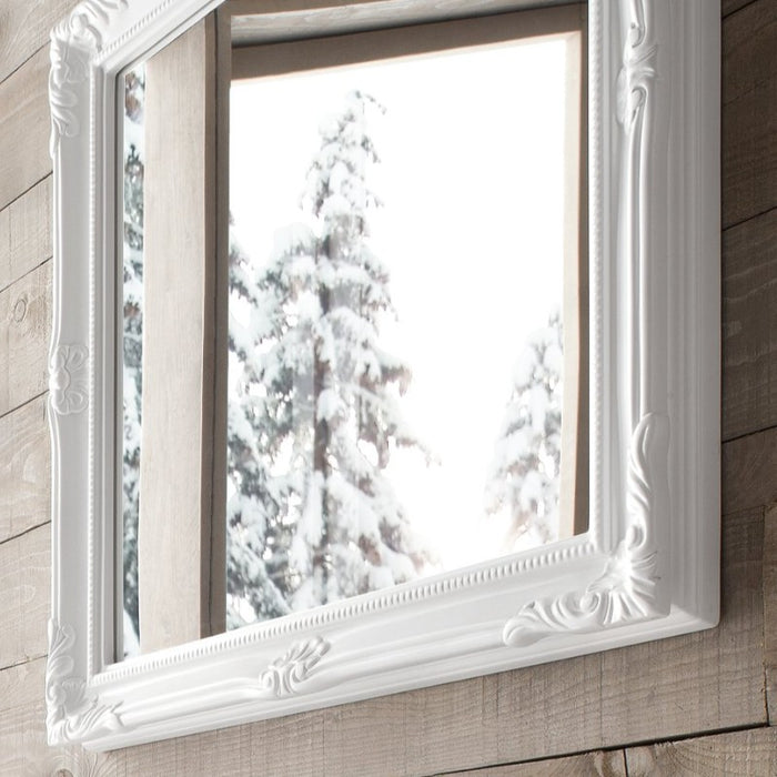 Specchiera classica per mobile bagno con cornice decorata a rilievo bianca