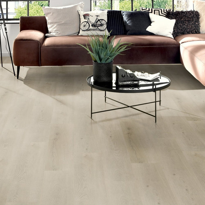 ambientazione di pavimento in spc strong variant yellowstone oak du surteco design flooring