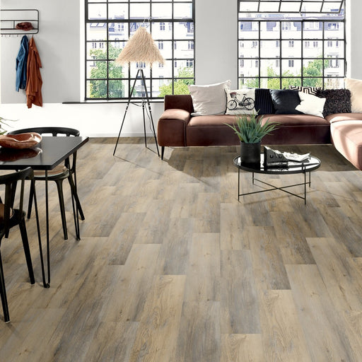 ambientazione di piavimento in spc strong variant zion oak di surteco design flooring