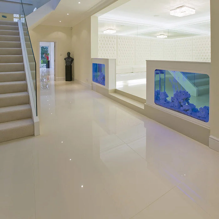 Casa Moderna con Pavimento Gres Unicolore Bianco Assoluto 60x120 Casalgrande Padana, effetto tinta unita levigato.