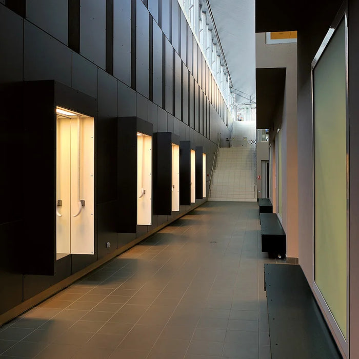 museo con Pavimento Gres Unicolore Grigio Cenere Casalgrande Padana, effetto tinta unita opaco.